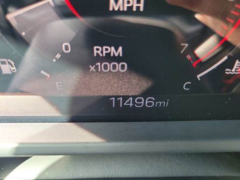 Used 2024 GMC Acadia AT4 w/ Luxury Package image 25