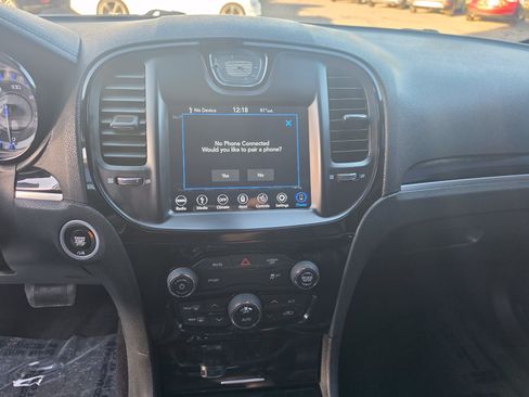 Used 2018 Chrysler 300 S RWD image 16