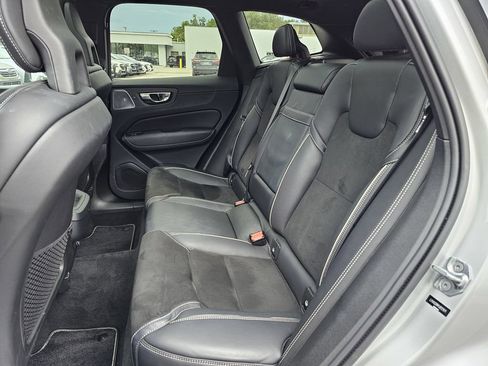Used 2018 Volvo XC60 T6 R-Design w/ Convenience Package AWD/4WD image 16