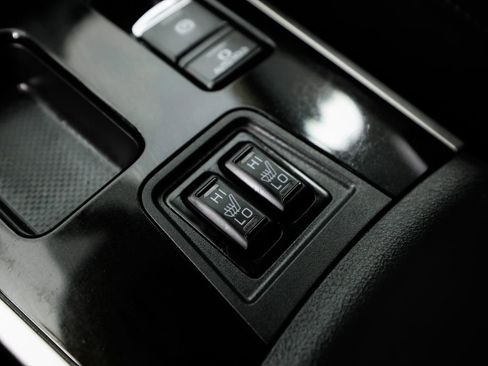 Used 2020 Mitsubishi Outlander ES image 28