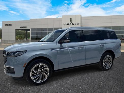 New 2026 Lincoln Navigator Reserve AWD/4WD image 8