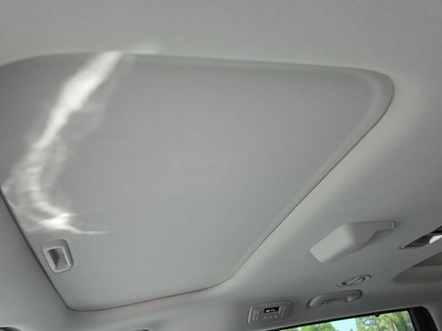 New 2027 Kia Carnival SX Prestige FWD image 25
