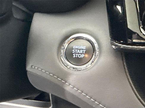 Used 2023 Toyota Highlander XSE FWD image 20