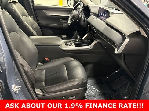 Certified 2025 MAZDA CX-70 3.3 Turbo w/ Preferred Package AWD/4WD image 15