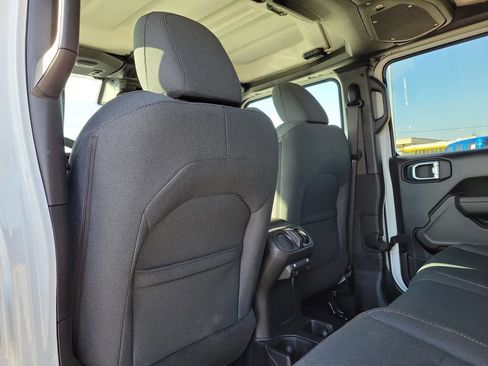 New 2025 Jeep Gladiator Sport AWD/4WD image 13