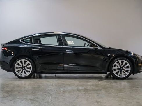 Used 2019 Tesla Model 3 Standard Range Plus image 12
