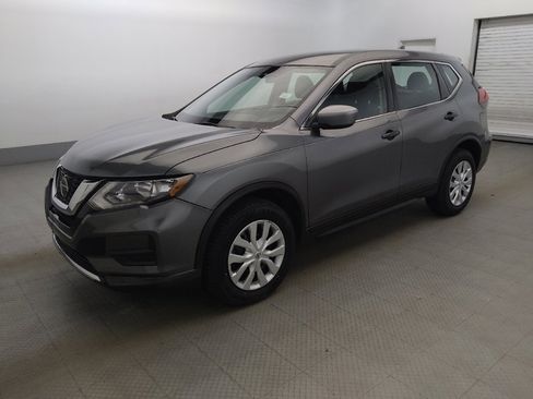 Used 2018 Nissan Rogue S image 2