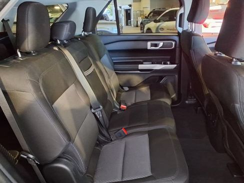 Used 2022 Ford Explorer XLT RWD image 27