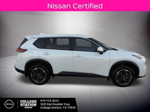 Certified 2024 Nissan Rogue SV image 2