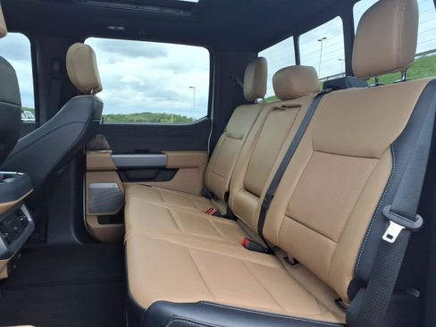 Used 2024 Ford F250 Lariat w/ Lariat Ultimate Package AWD/4WD image 9