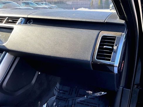 Used 2017 Land Rover Range Rover Sport HSE image 27