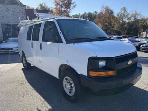 Used 2015 Chevrolet Express 2500 image 3