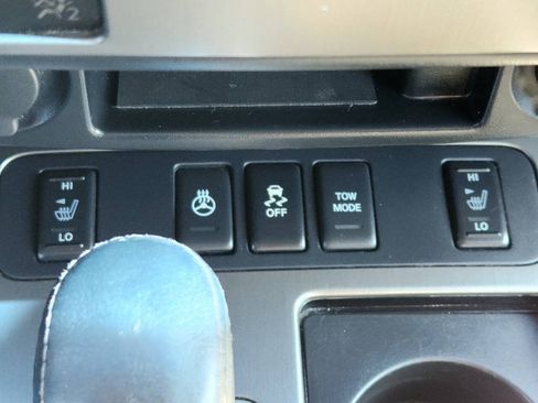 Used 2015 Nissan Armada Platinum w/ 2nd Row Captain Seat Package AWD/4WD image 30