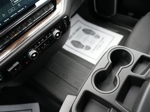 Used 2024 GMC Sierra 1500 Elevation image 25