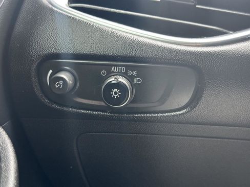 Used 2018 Chevrolet Malibu LT image 12