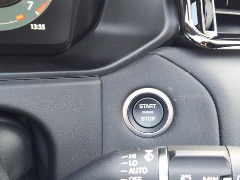 New 2026 Land Rover Range Rover Velar Dynamic SE image 15