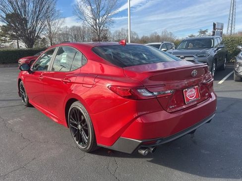 Used 2025 Toyota Camry SE image 7