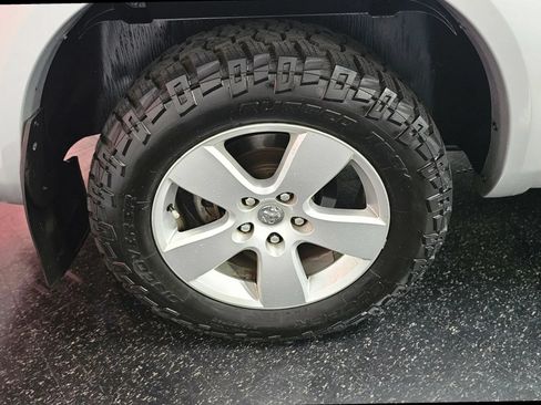 Used 2012 RAM 1500 Laramie RWD image 29