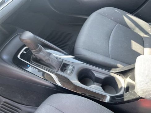 Used 2022 Toyota Corolla LE FWD image 18