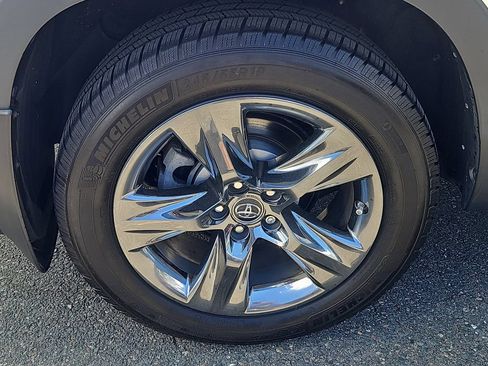 Used 2019 Toyota Highlander Limited Platinum AWD/4WD image 9