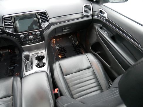 Used 2019 Jeep Grand Cherokee Limited X image 11