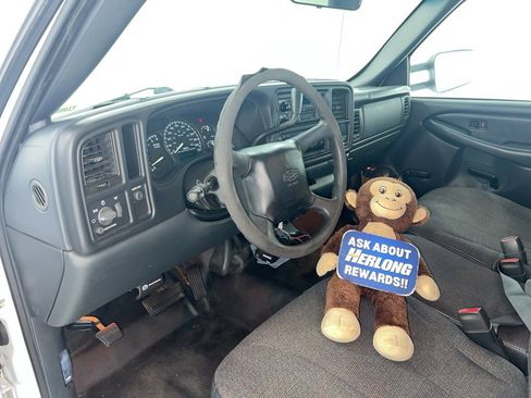 Used 2000 Chevrolet Silverado 2500 W/T w/ Firm Ride Suspension Pkg image 9