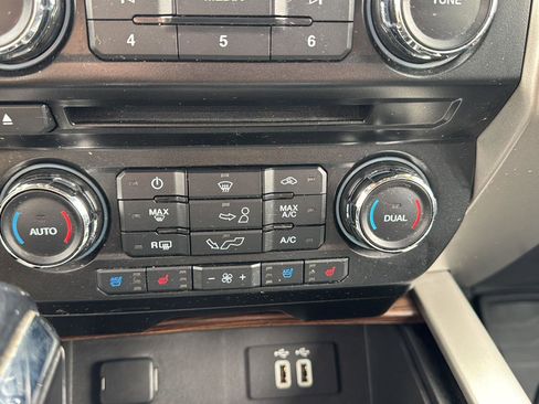 Used 2016 Ford F150 Lariat image 16