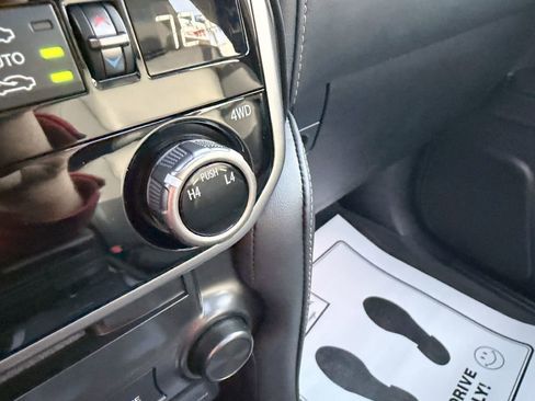 Used 2023 Lexus GX 460 Premium image 25