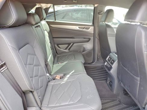 Used 2024 Volkswagen Atlas Cross Sport SE image 9