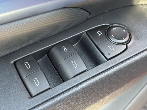 New 2026 Chevrolet Equinox EV LT w/ LPO, Blackout Package image 20