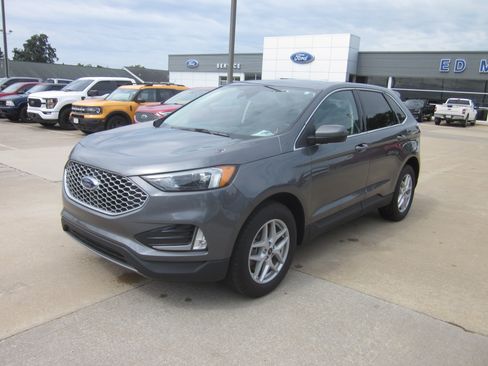 Used 2024 Ford Edge SEL w/ Convenience Package AWD/4WD image 3