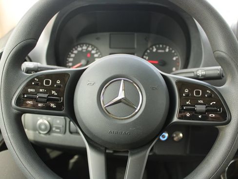 Used 2021 Mercedes-Benz Sprinter 3500 image 39