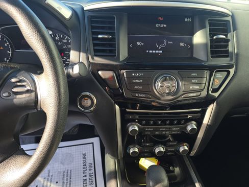 Used 2018 Nissan Pathfinder S image 15