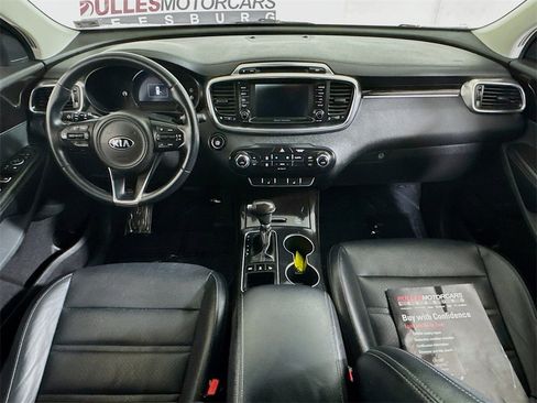 Used 2018 Kia Sorento EX image 27