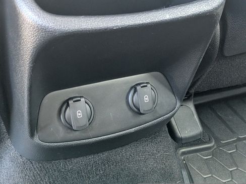 Used 2020 Hyundai Santa Fe SEL FWD image 15