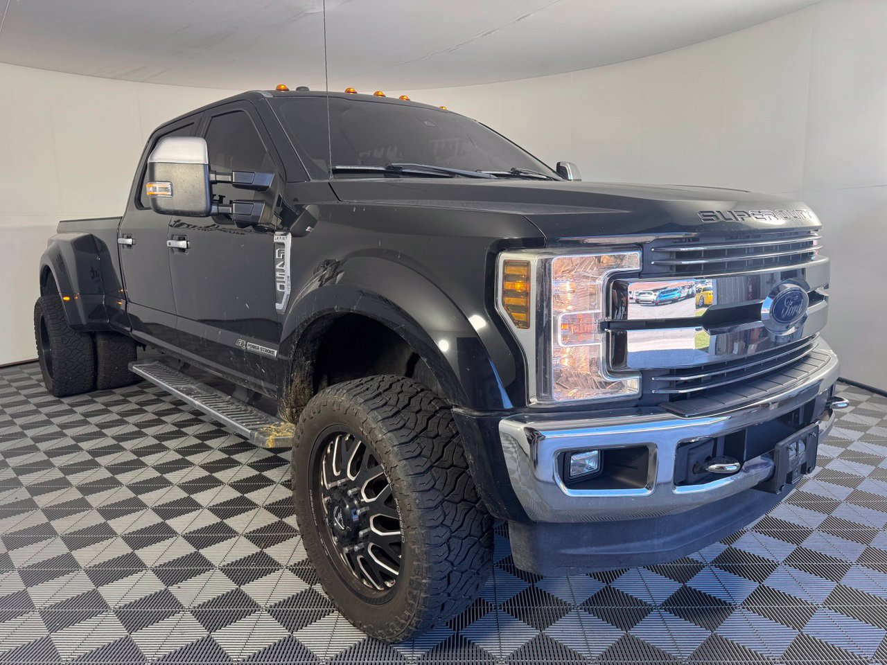 Used 2018 Ford F450 Lariat w/ Lariat Ultimate Package AWD/4WD image 5