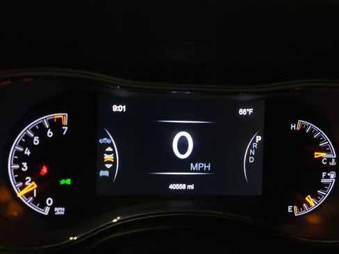 Used 2022 Jeep Grand Cherokee Laredo E image 23