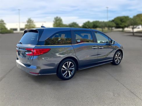 Used 2024 Honda Odyssey Touring image 5