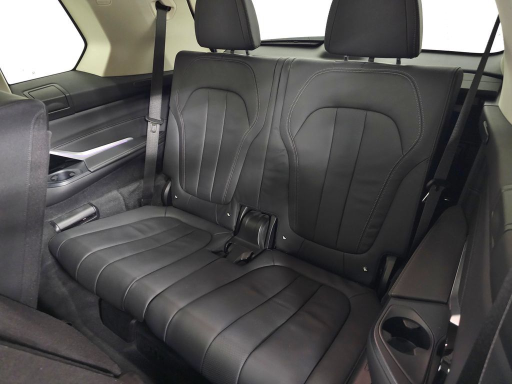 Used 2022 BMW X7 xDrive40i w/ Premium Package AWD/4WD image 40
