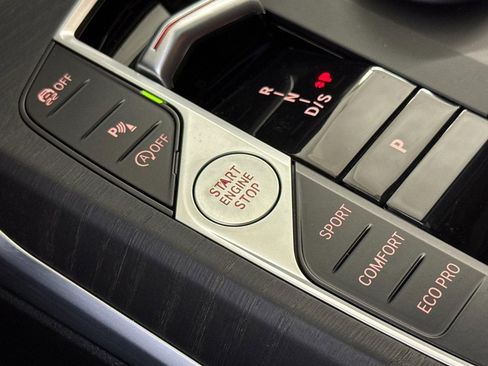 Used 2023 BMW 330i Sedan w/ Convenience Package image 32