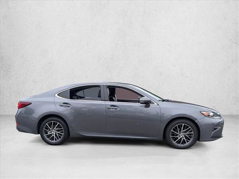 Used 2016 Lexus ES 350 w/ Luxury Package w/Wood Trim FWD image 4