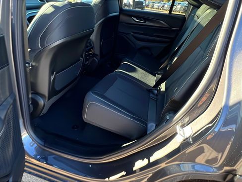 New 2025 Jeep Grand Cherokee Laredo X w/ Luxury Tech Group I image 19