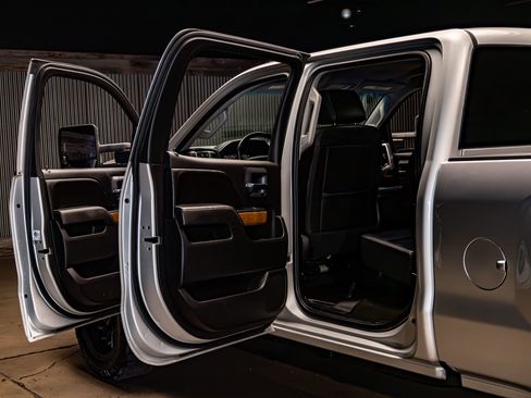 Used 2017 Chevrolet Silverado 2500 LTZ image 26