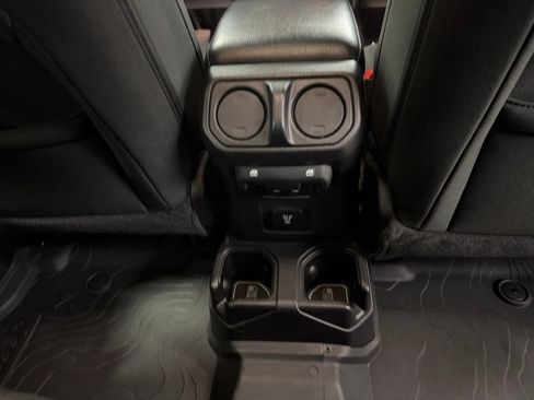 Used 2021 Jeep Gladiator Sport AWD/4WD image 11