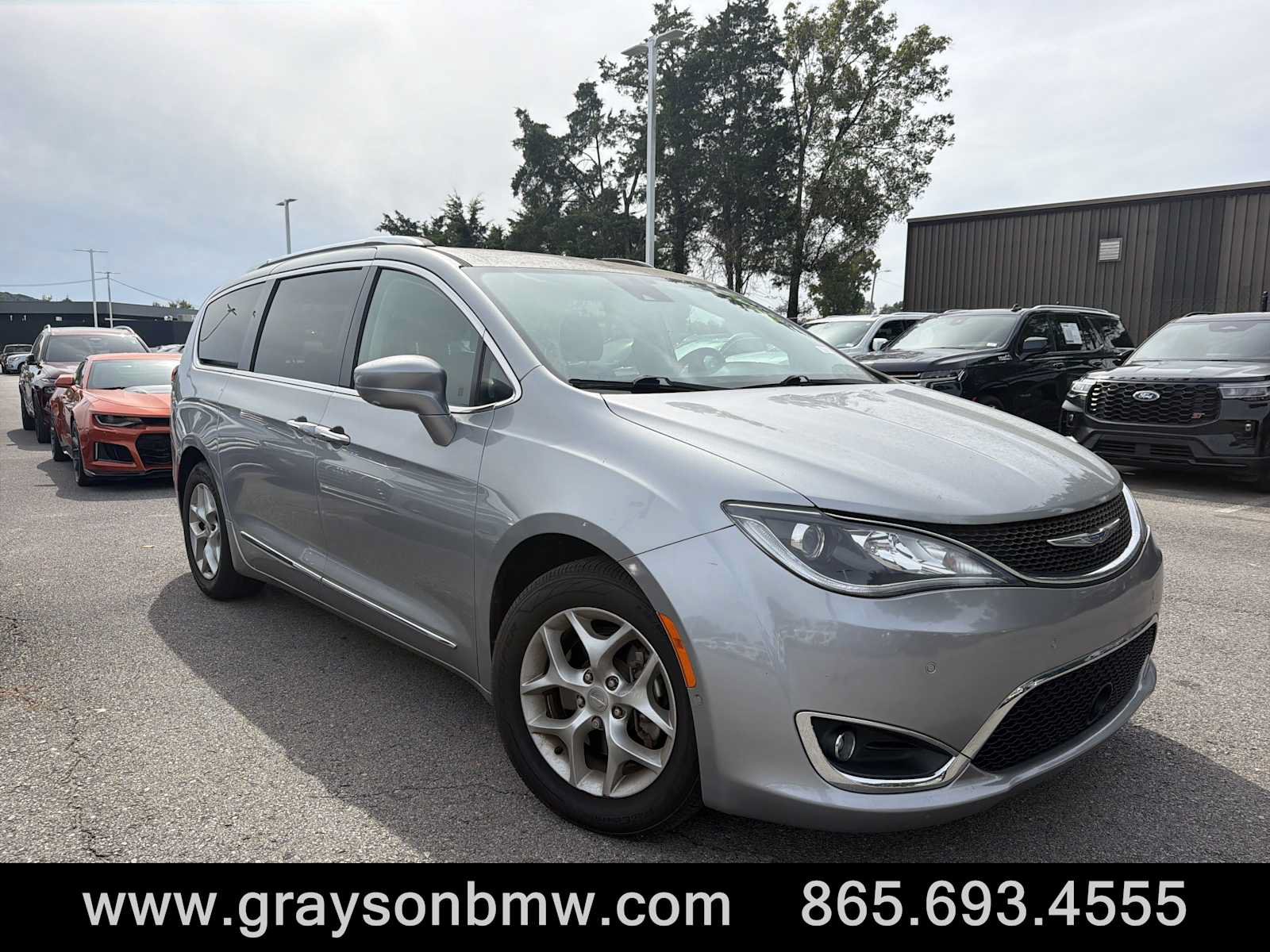 Used 2018 Chrysler Pacifica Touring-L Plus w/ Advanced Safetytec Group FWD image 1