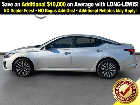 Used 2025 Nissan Altima 2.5 SV image 2