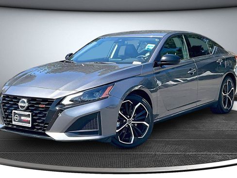 Used 2024 Nissan Altima 2.5 SR FWD image 4