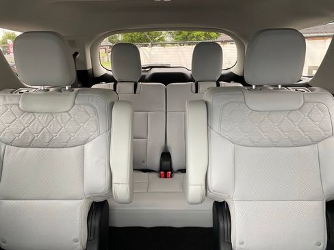 Used 2025 Ford Explorer Platinum w/ LUX Leather Package AWD/4WD image 33