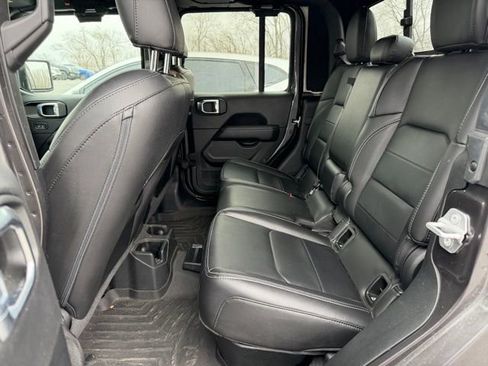 Used 2021 Jeep Gladiator Overland w/ Popular Equipment Package image 7