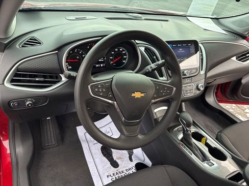Used 2024 Chevrolet Malibu LT image 39